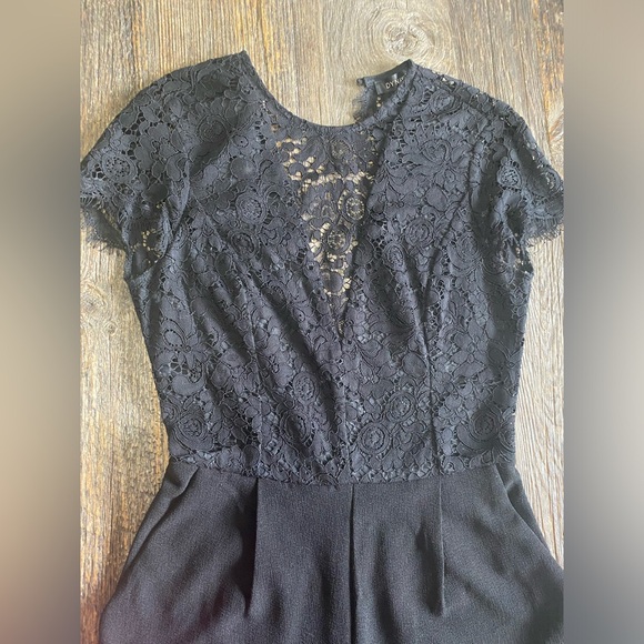 Dynamite Romper with lace ✨ - Picture 3 of 10